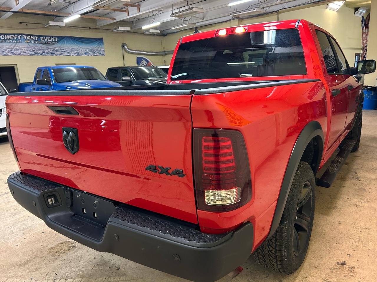 2022 RAM 1500 Classic WARLOCK Photo4