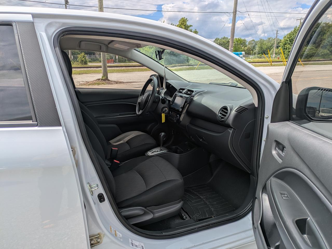 2022 Mitsubishi Mirage ES Photo