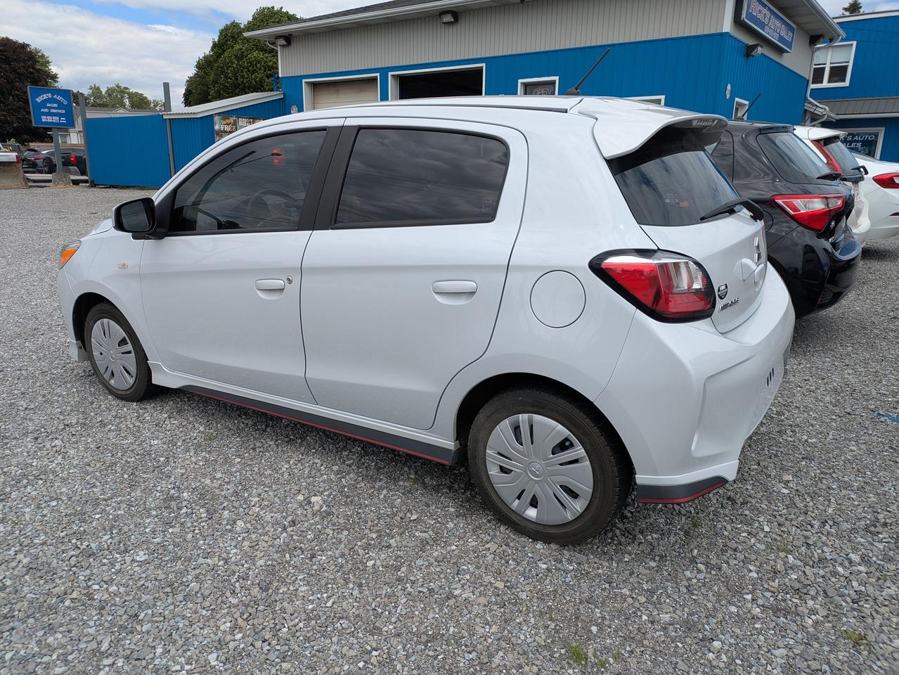 2022 Mitsubishi Mirage ES Photo2