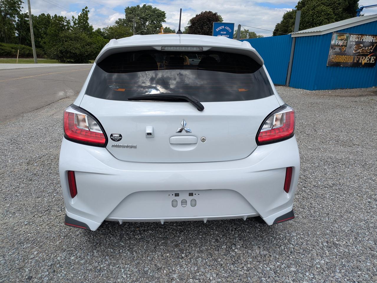 2022 Mitsubishi Mirage ES Photo3