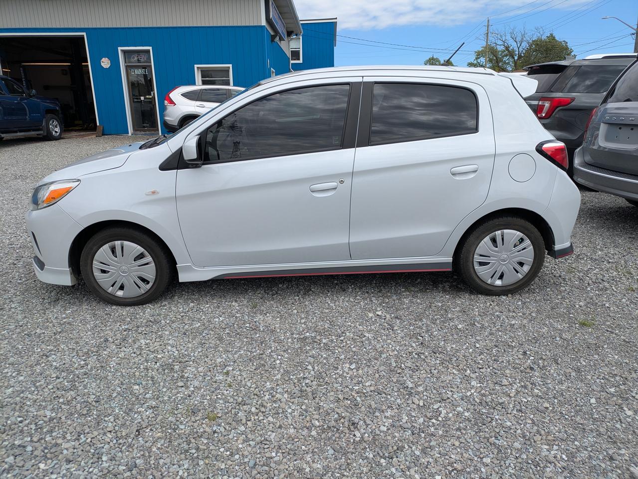 2022 Mitsubishi Mirage ES Photo1