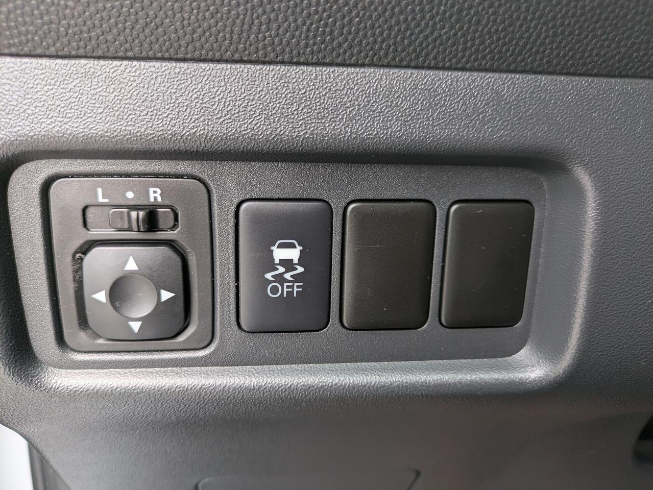 2022 Mitsubishi Mirage ES Photo