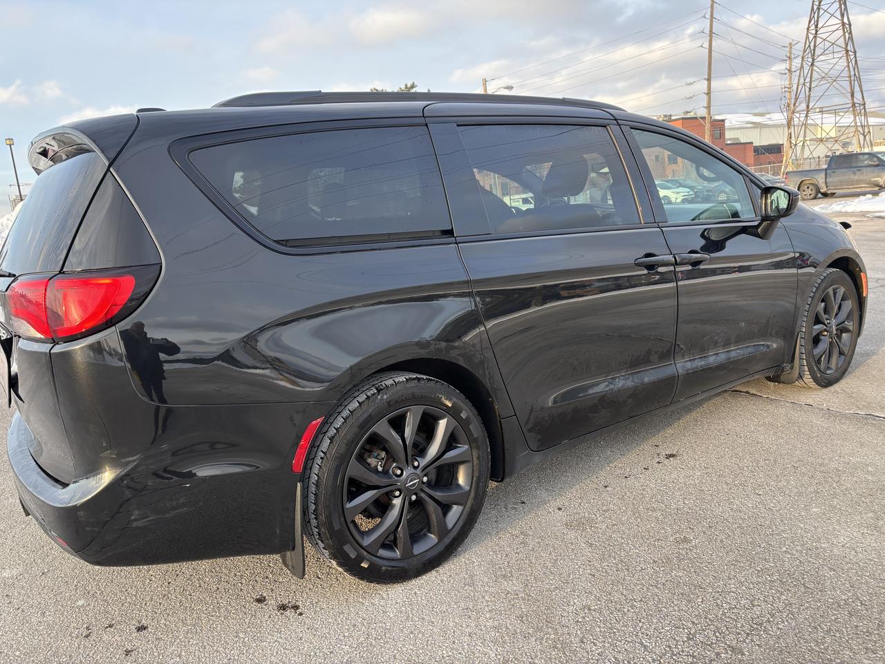 2018 Chrysler Pacifica Touring Plus - Photo #3