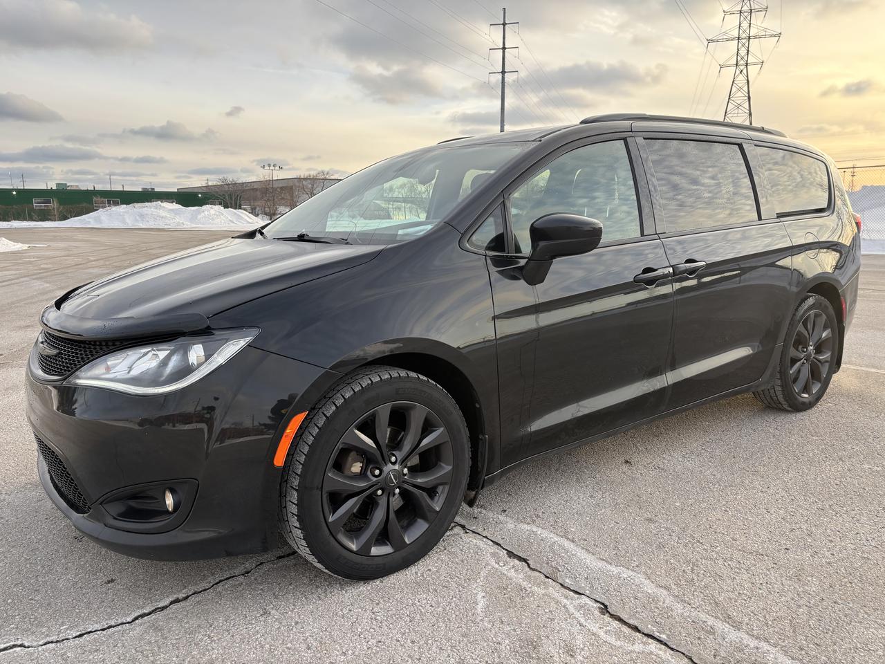 2018 Chrysler Pacifica Touring Plus - Photo #23