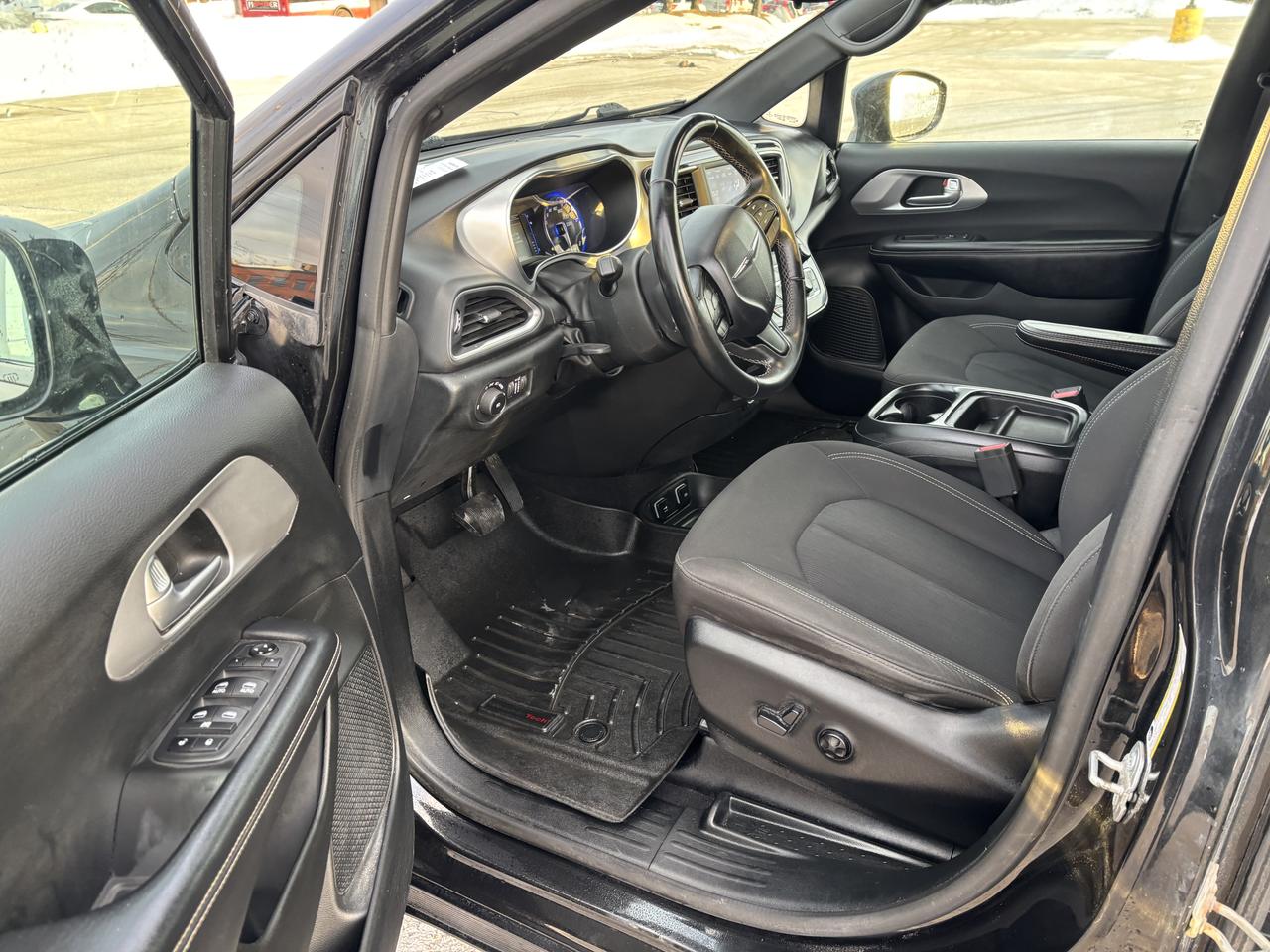 2018 Chrysler Pacifica Touring Plus - Photo #18