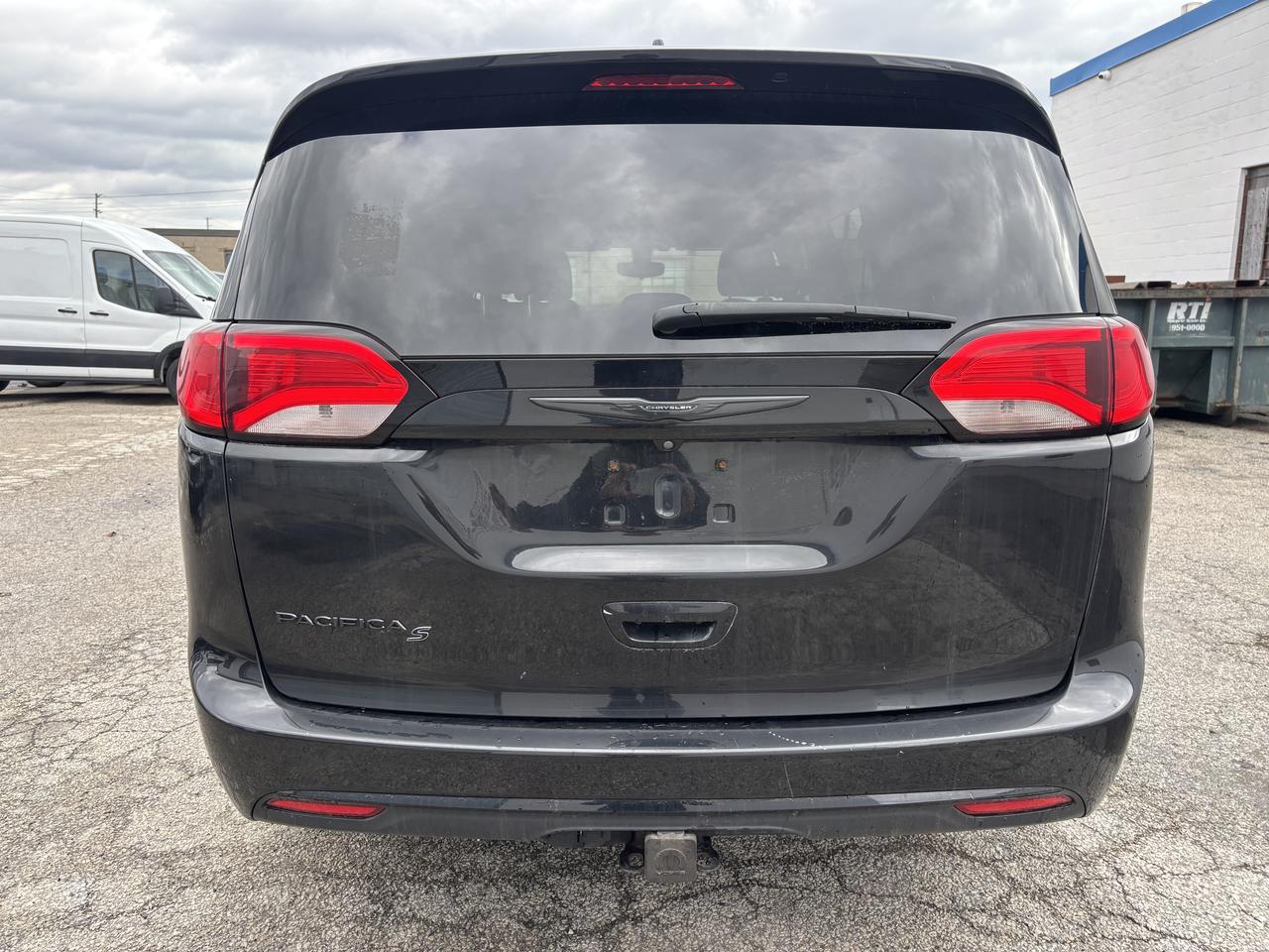2018 Chrysler Pacifica Touring Plus - Photo #8