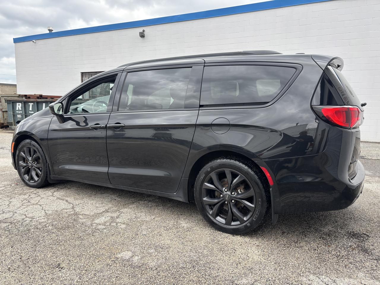 2018 Chrysler Pacifica Touring Plus - Photo #5