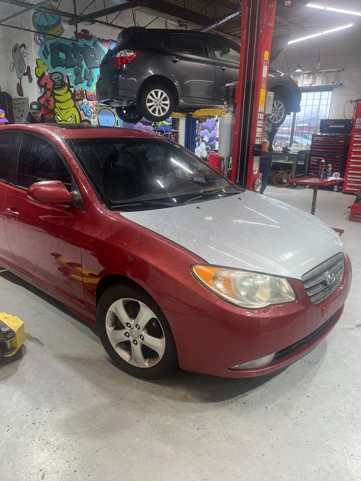 2010 Hyundai Elantra GL w/Sport Photo2
