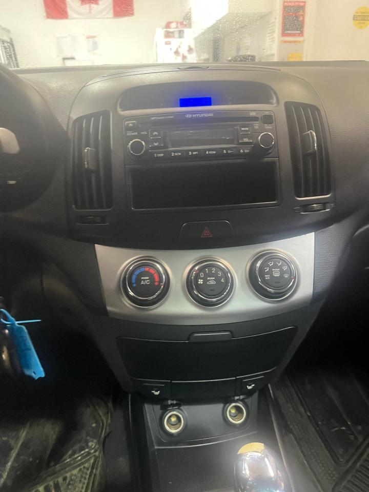 2010 Hyundai Elantra GL w/Sport Photo