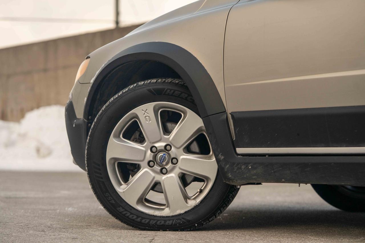 2009 Volvo XC70 T6 AWD WAGON Photo