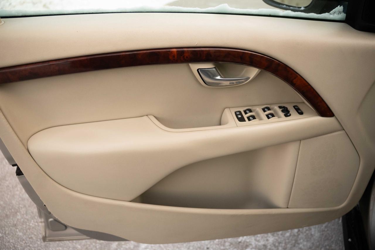 2009 Volvo XC70 T6 AWD WAGON Photo