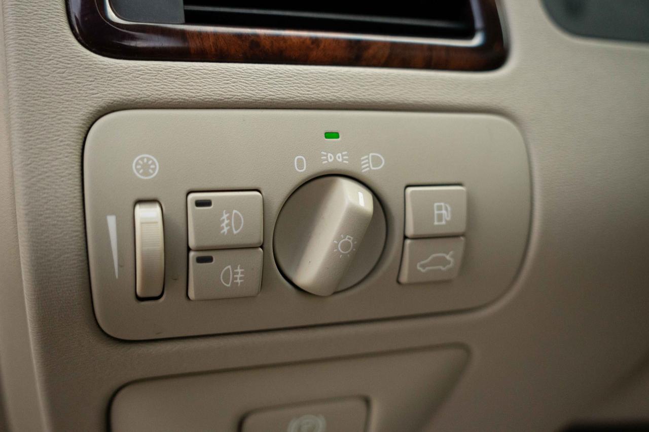 2009 Volvo XC70 T6 AWD WAGON Photo