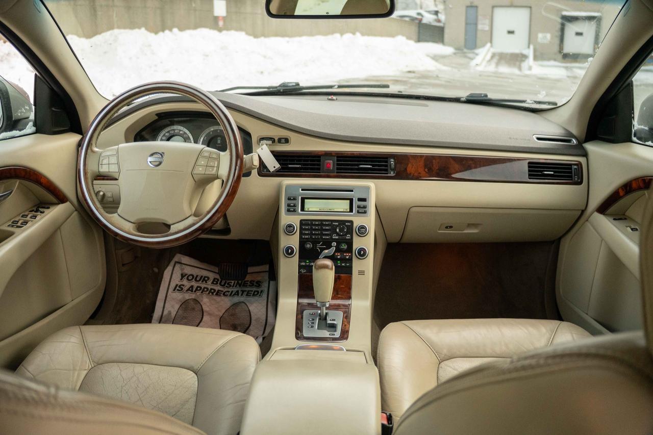 2009 Volvo XC70 T6 AWD WAGON Photo