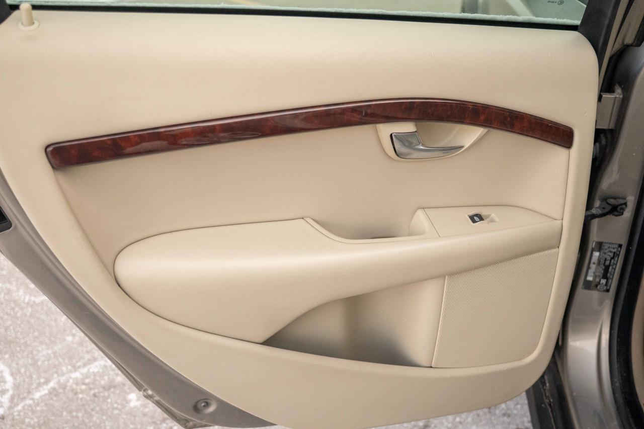 2009 Volvo XC70 T6 AWD WAGON Photo