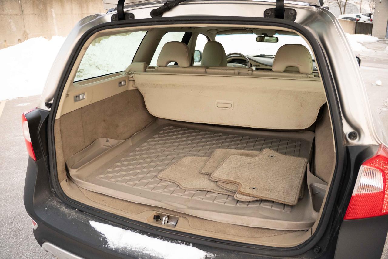 2009 Volvo XC70 T6 AWD WAGON Photo