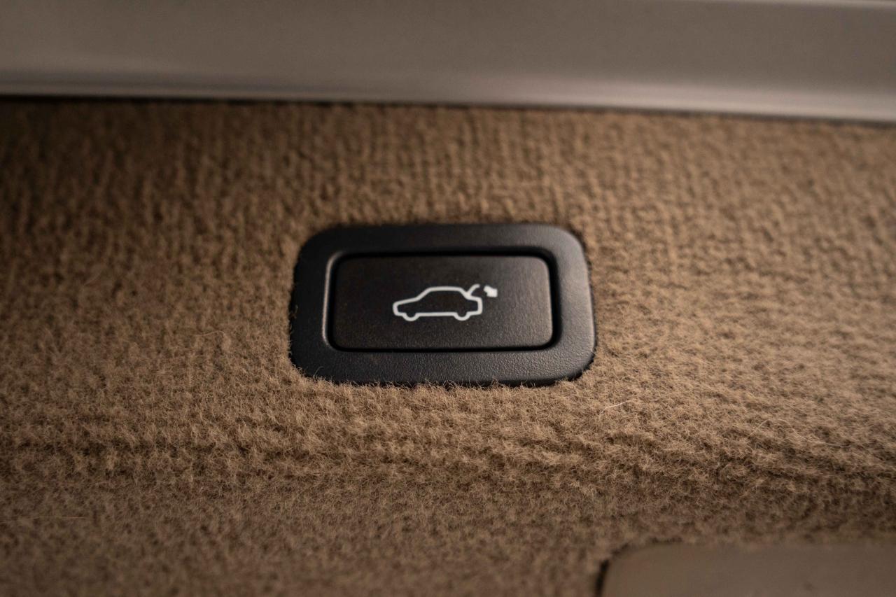 2009 Volvo XC70 T6 AWD WAGON Photo