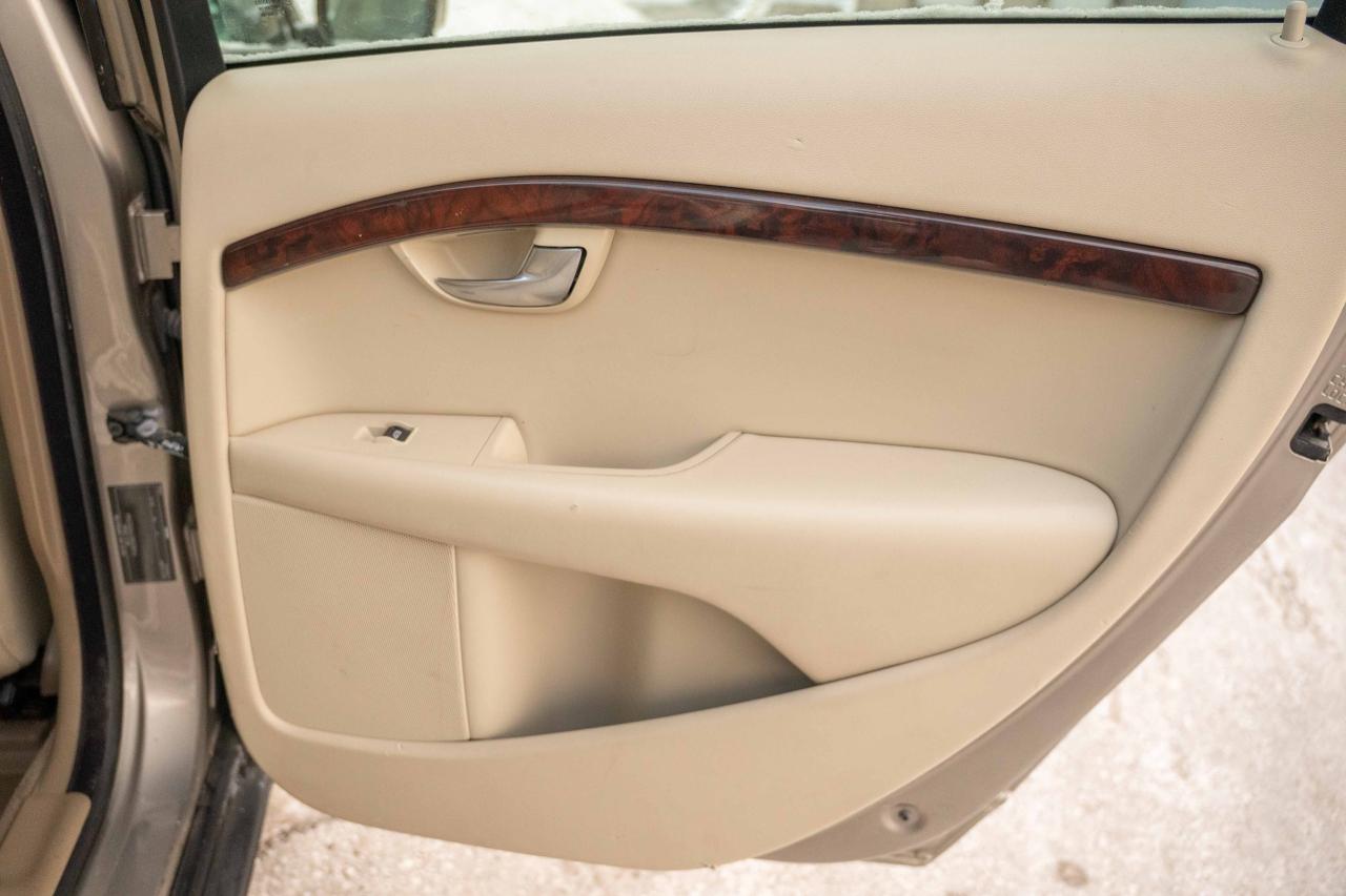 2009 Volvo XC70 T6 AWD WAGON Photo