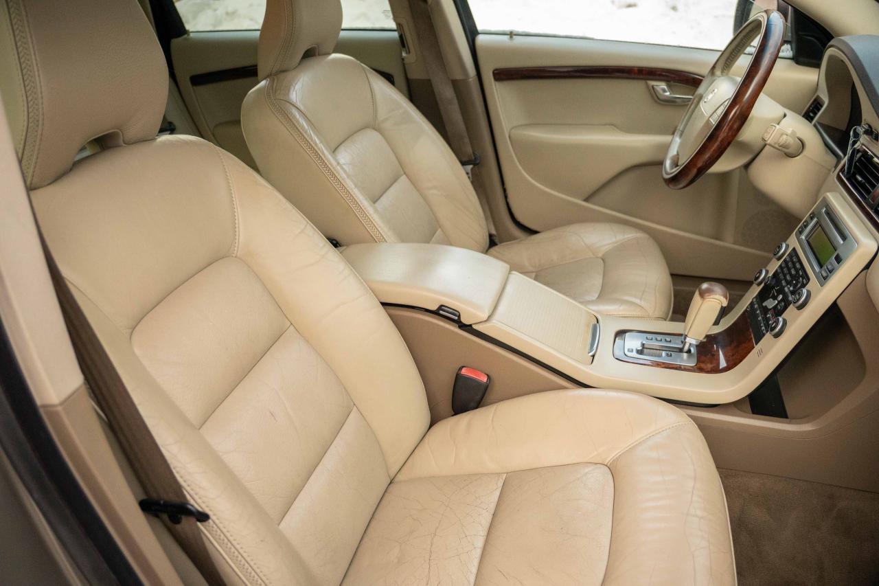 2009 Volvo XC70 T6 AWD WAGON Photo