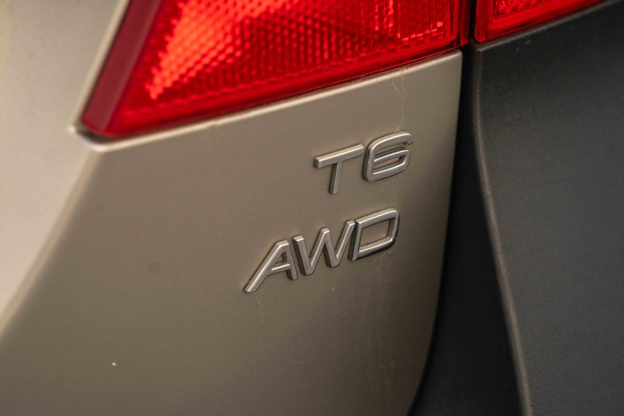 2009 Volvo XC70 T6 AWD WAGON Photo