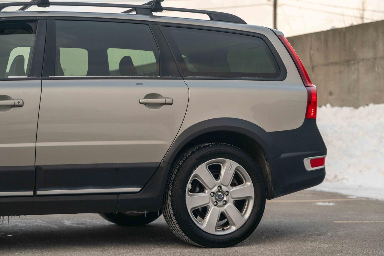 2009 Volvo XC70 T6 AWD WAGON Photo