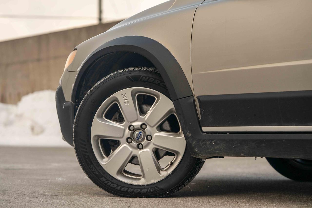 2009 Volvo XC70 T6 AWD WAGON Photo