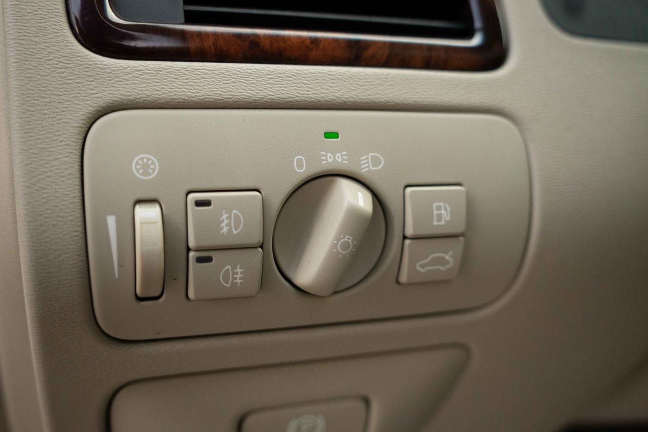 2009 Volvo XC70 T6 AWD WAGON Photo