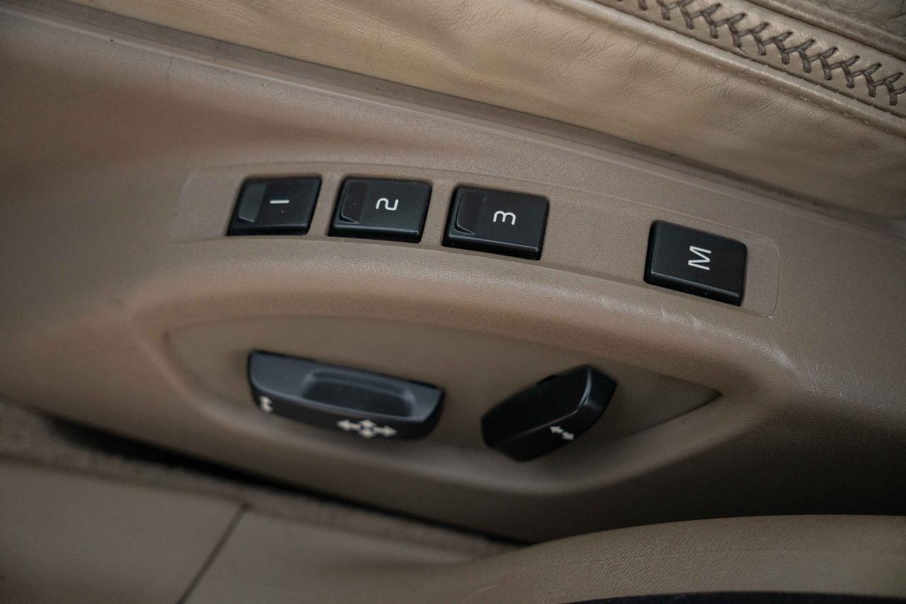 2009 Volvo XC70 T6 AWD WAGON Photo