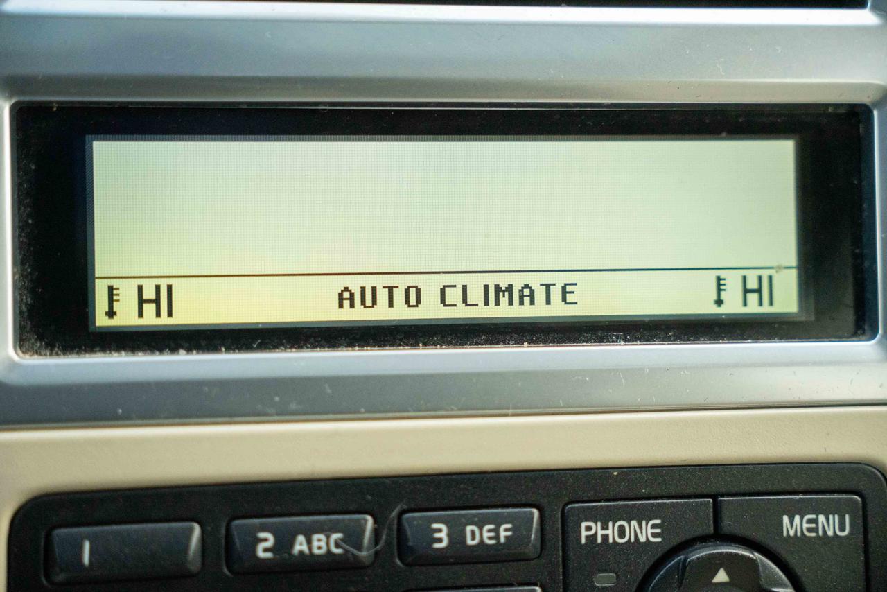 2009 Volvo XC70 T6 AWD WAGON Photo