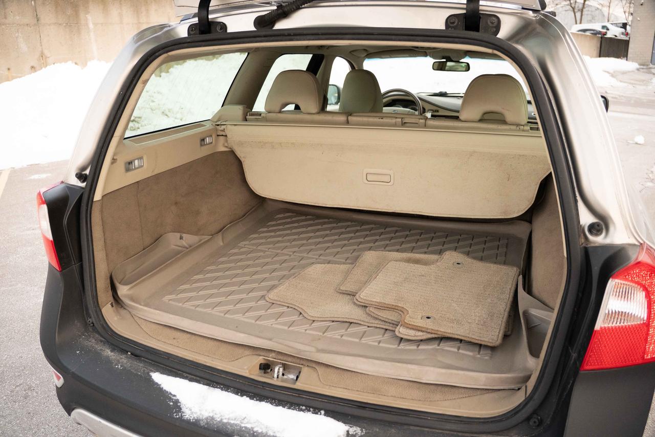 2009 Volvo XC70 T6 AWD WAGON Photo