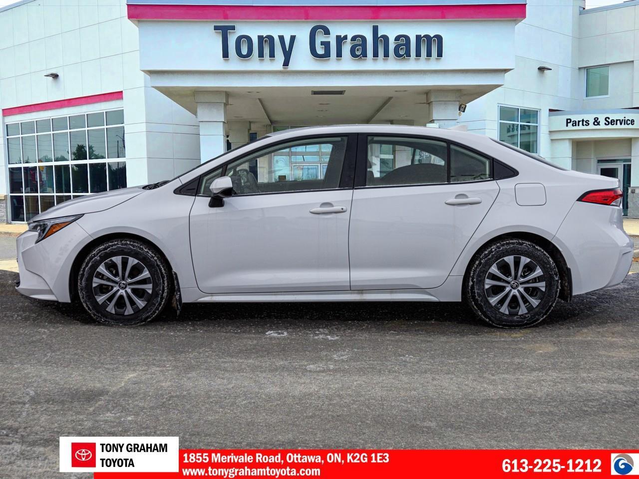 2024 Toyota Corolla Hybrid LE Photo2