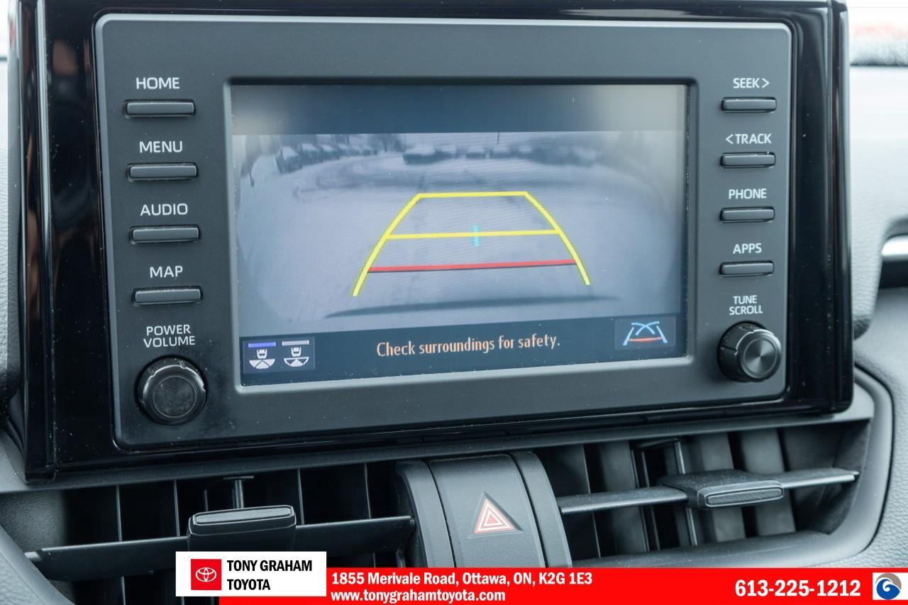 2020 Toyota RAV4 LE Photo