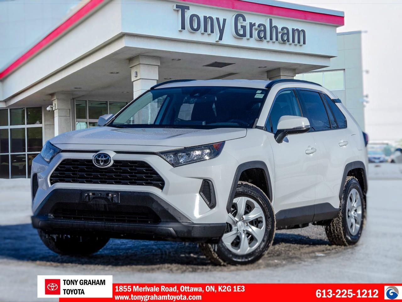 2020 Toyota RAV4 LE Photo0