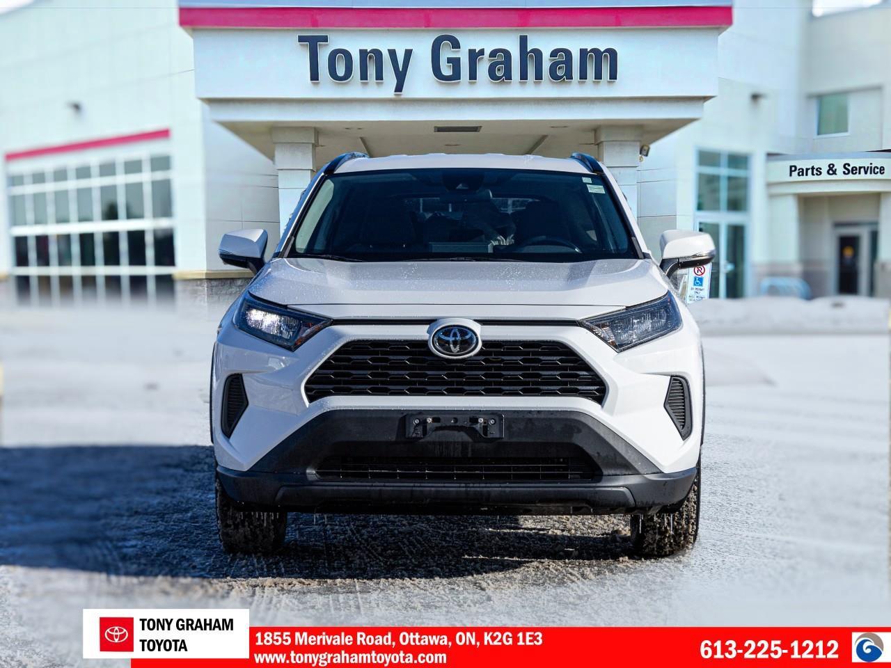 2020 Toyota RAV4 LE Photo