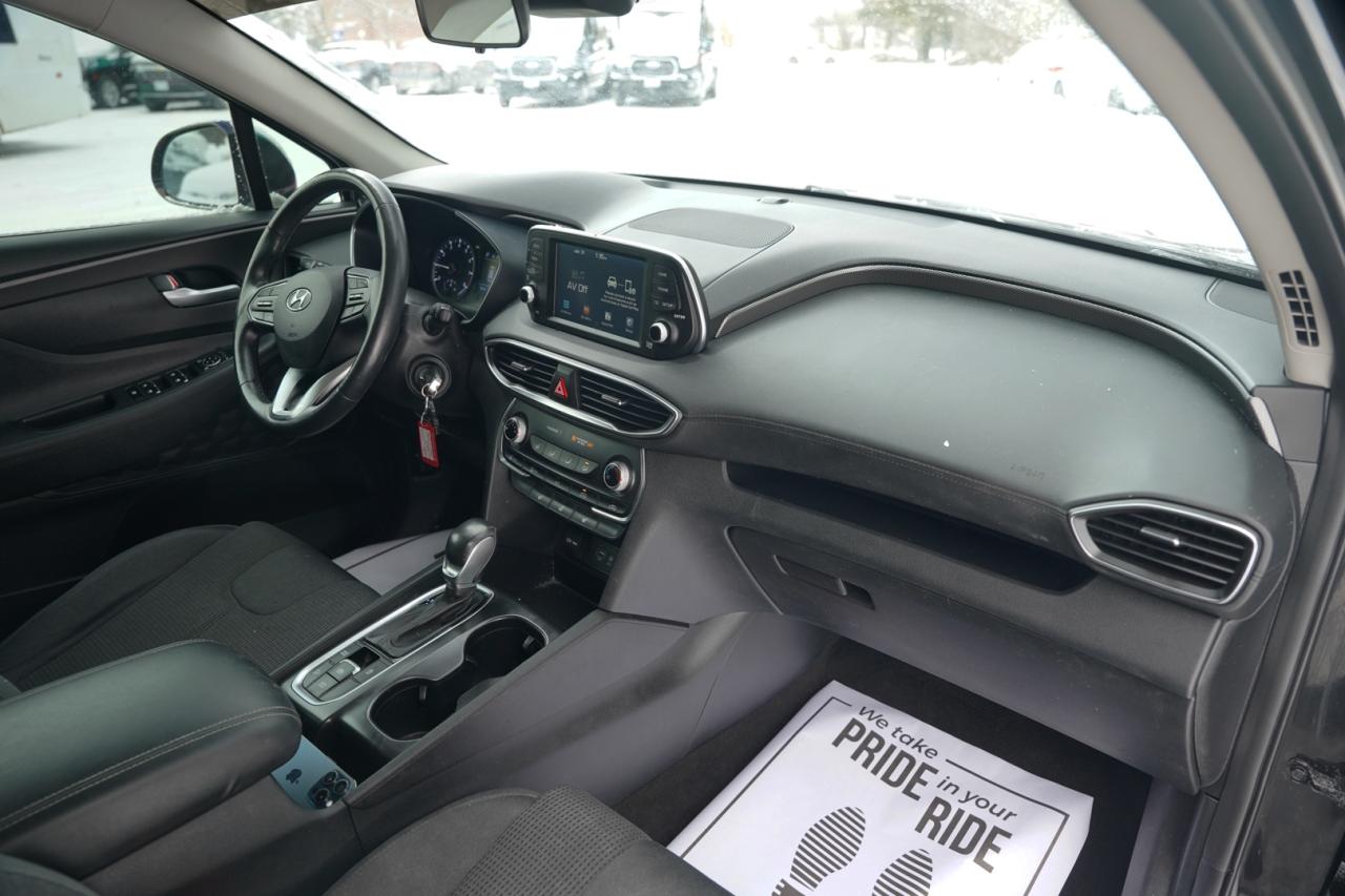 2019 Hyundai Santa Fe SE 2.4 AWD Photo