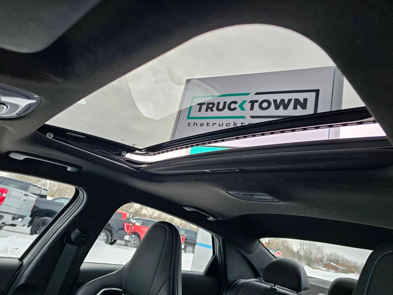 2023 Hyundai Elantra N Base 4dr Sedan Photo