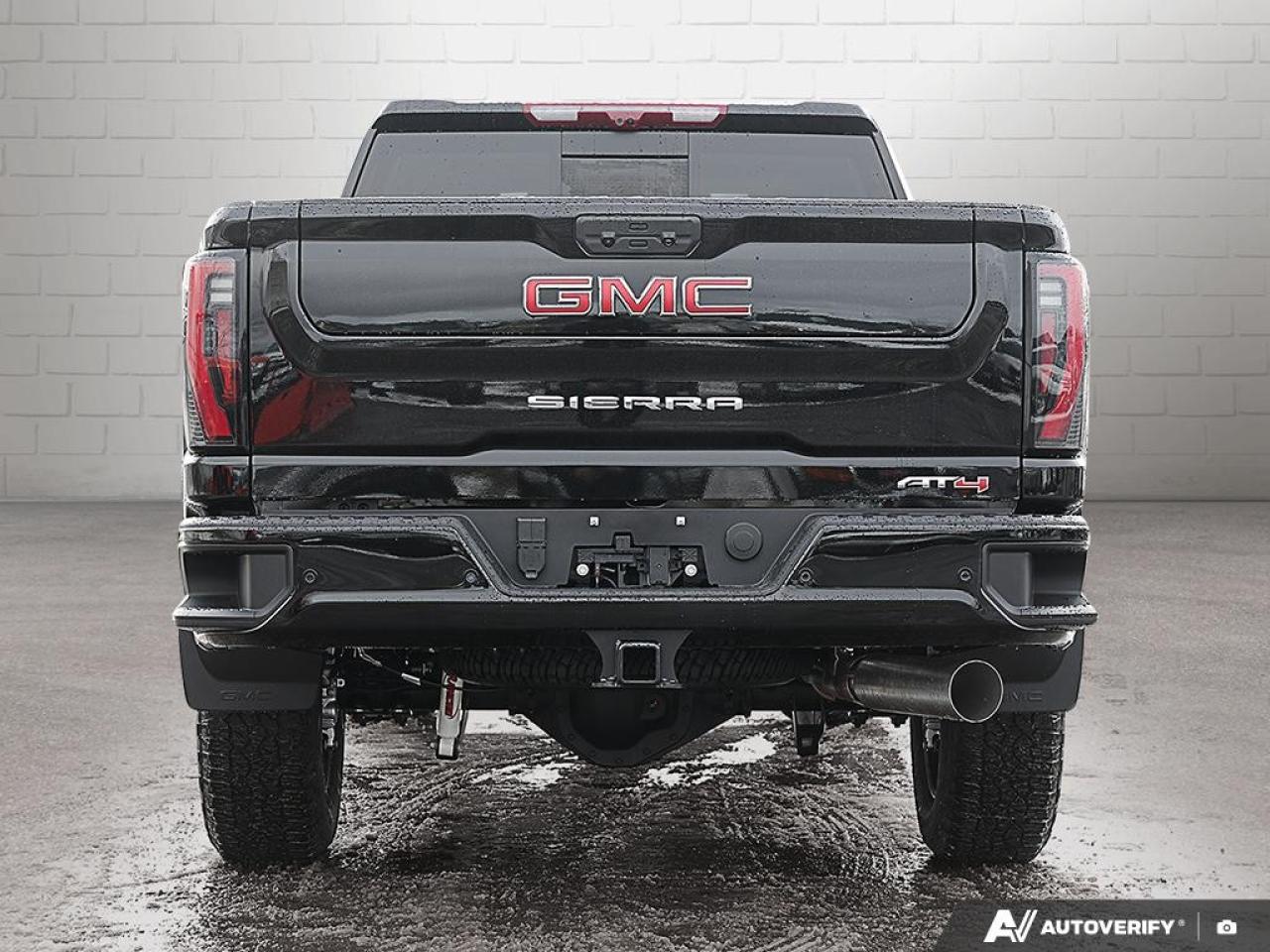 2026 GMC SIERRA 2500HD Crew Cab Standard Box 4-Wheel Drive AT4 Photo3