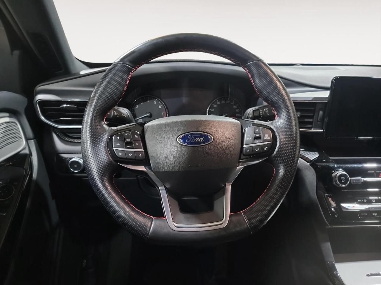 2022 Ford Explorer ST-Line 4dr 4x4 Photo