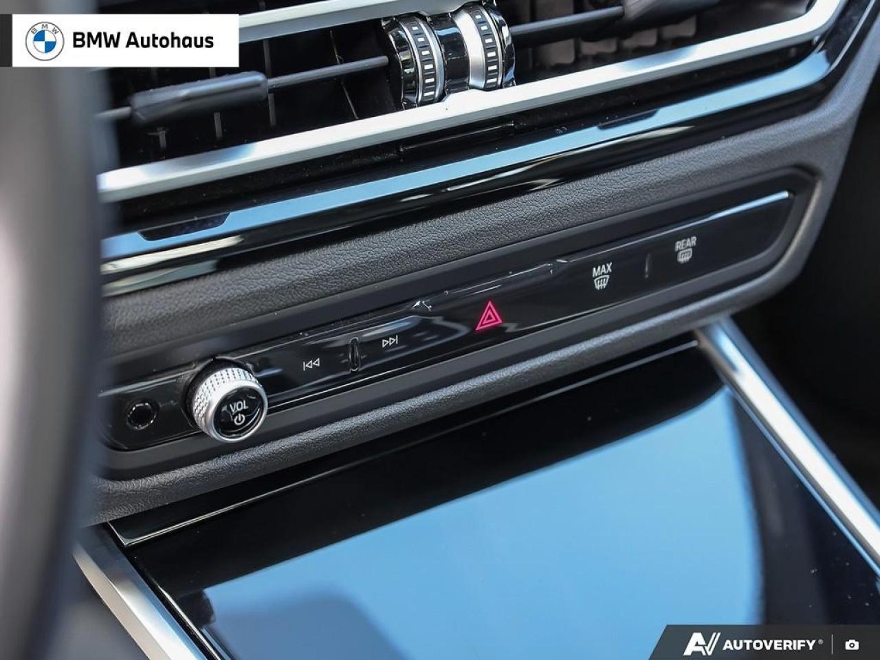 2023 BMW 3 Series 330i xDrive Sedan Photo