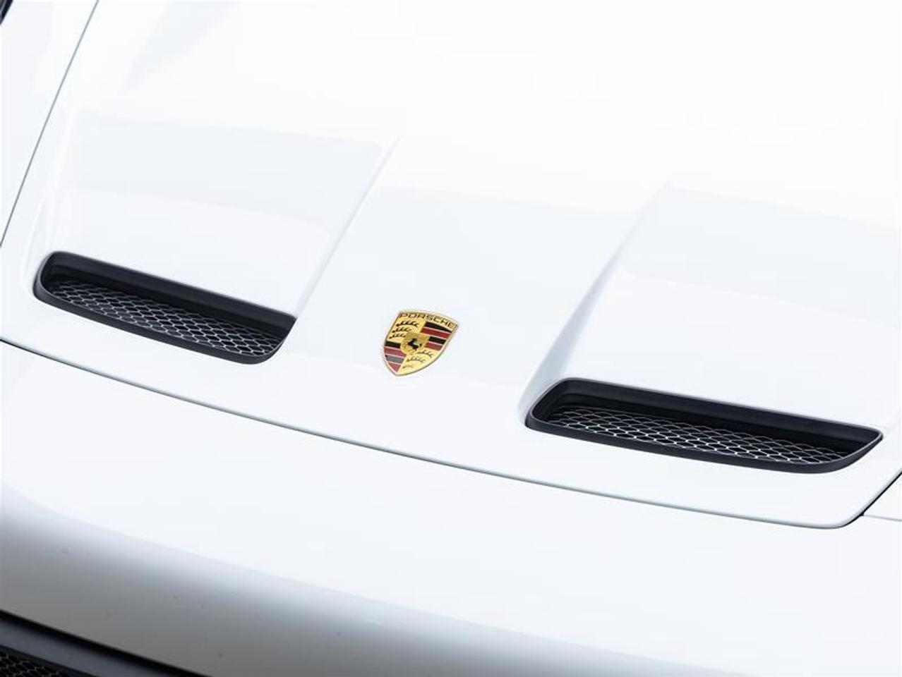 2022 Porsche 911  Photo3