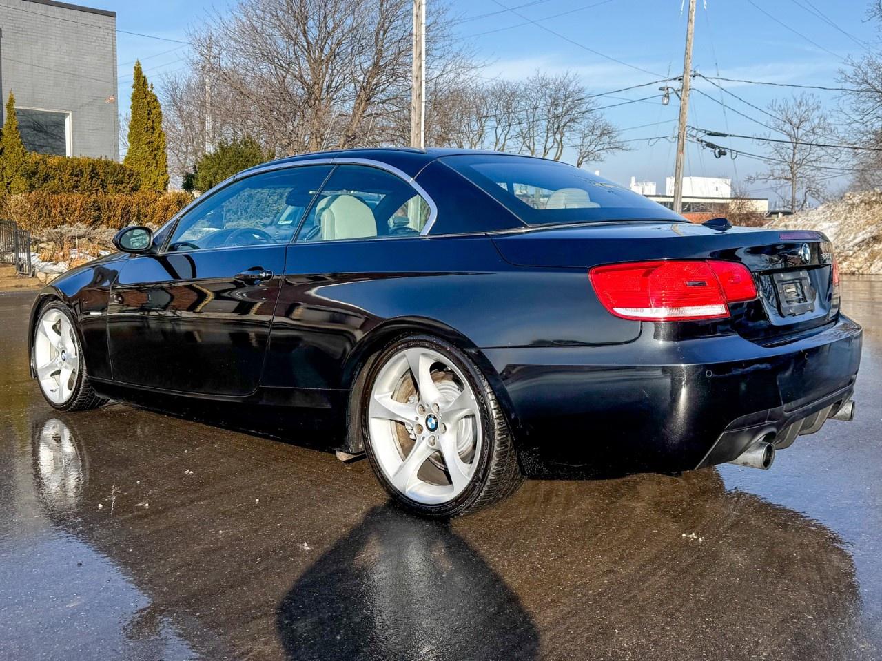 2007 BMW 3 Series Convertible / low kilometer / 6 speed / White interior Photo