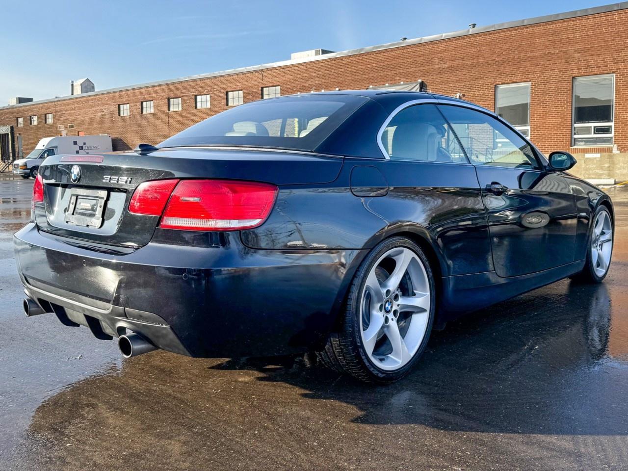 2007 BMW 3 Series Convertible / low kilometer / 6 speed / White interior Photo