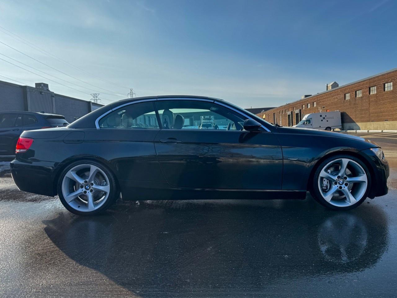 2007 BMW 3 Series Convertible / low kilometer / 6 speed / White interior Photo