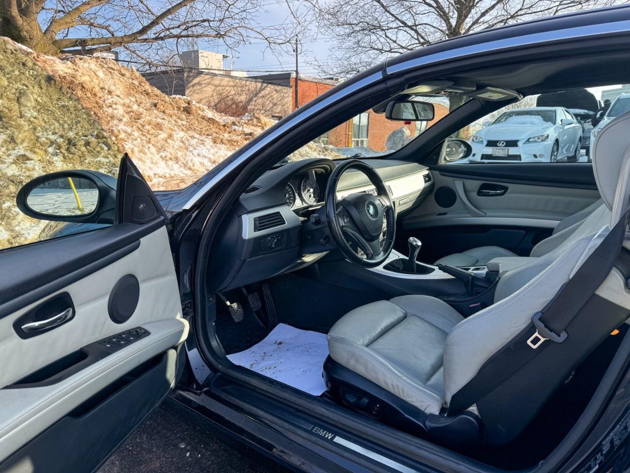 2007 BMW 3 Series Convertible / low kilometer / 6 speed / White interior Photo