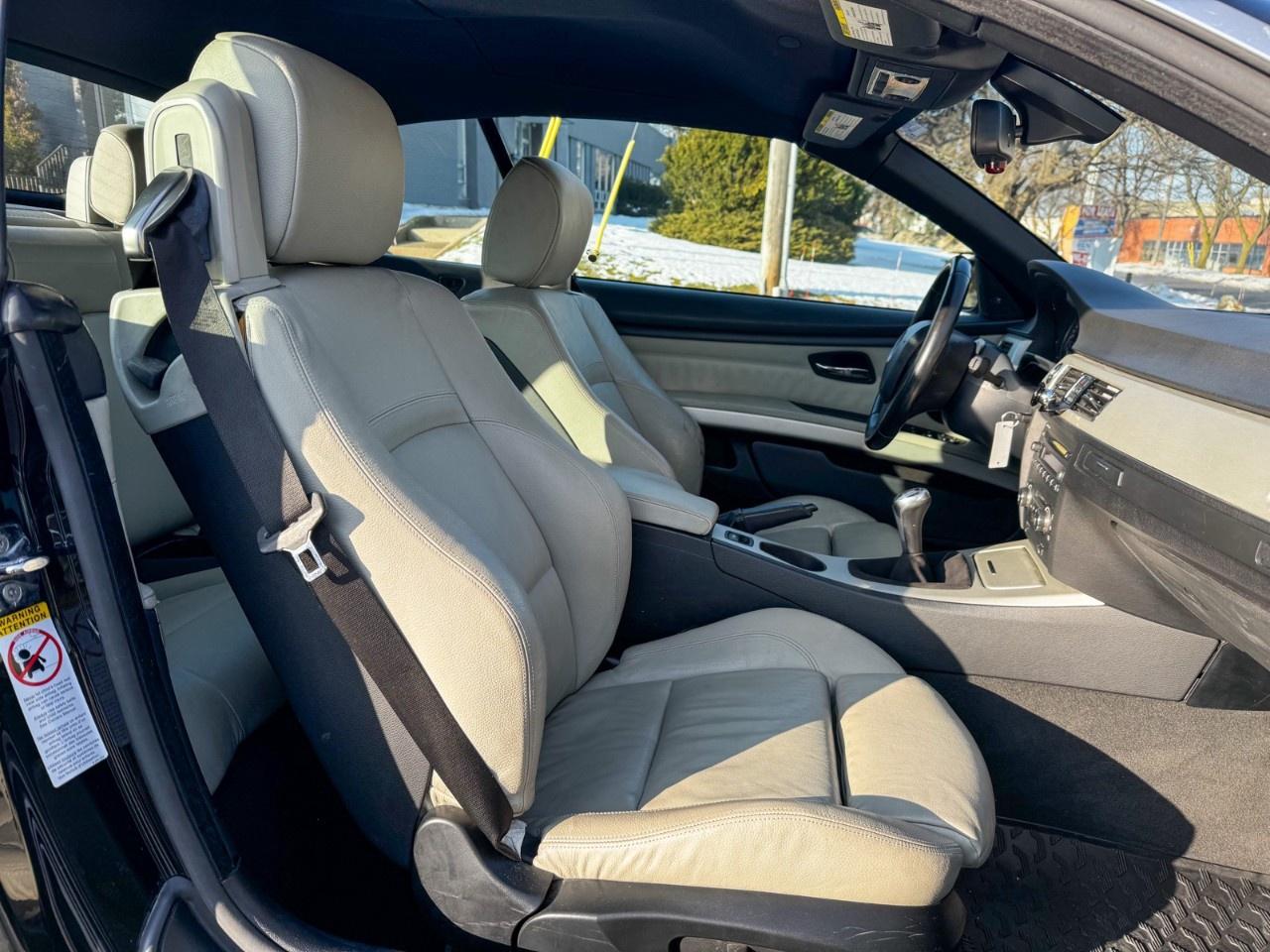 2007 BMW 3 Series Convertible / low kilometer / 6 speed / White interior Photo