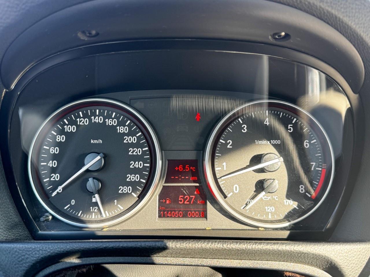 2007 BMW 3 Series Convertible / low kilometer / 6 speed / White interior Photo