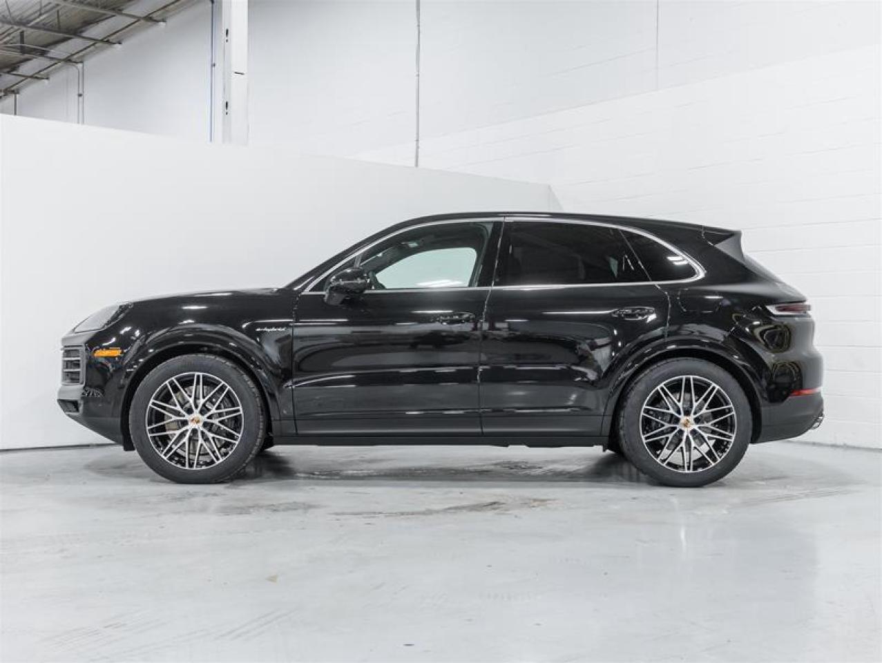 2026 Porsche Cayenne  Photo3