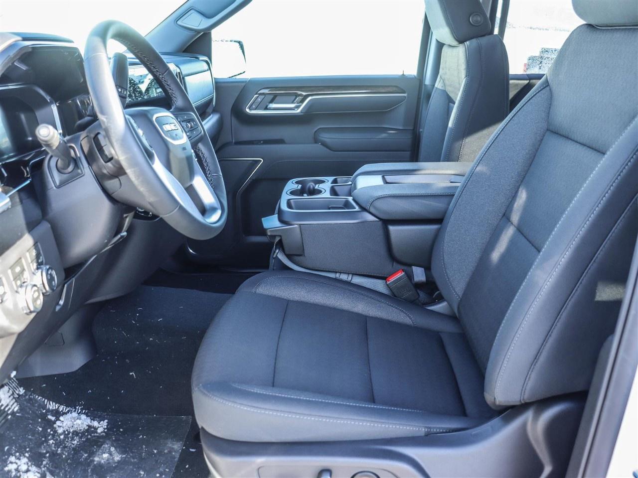 2026 GMC Sierra 1500 Crew Cab Standard Box 4-Wheel Drive SLE Photo