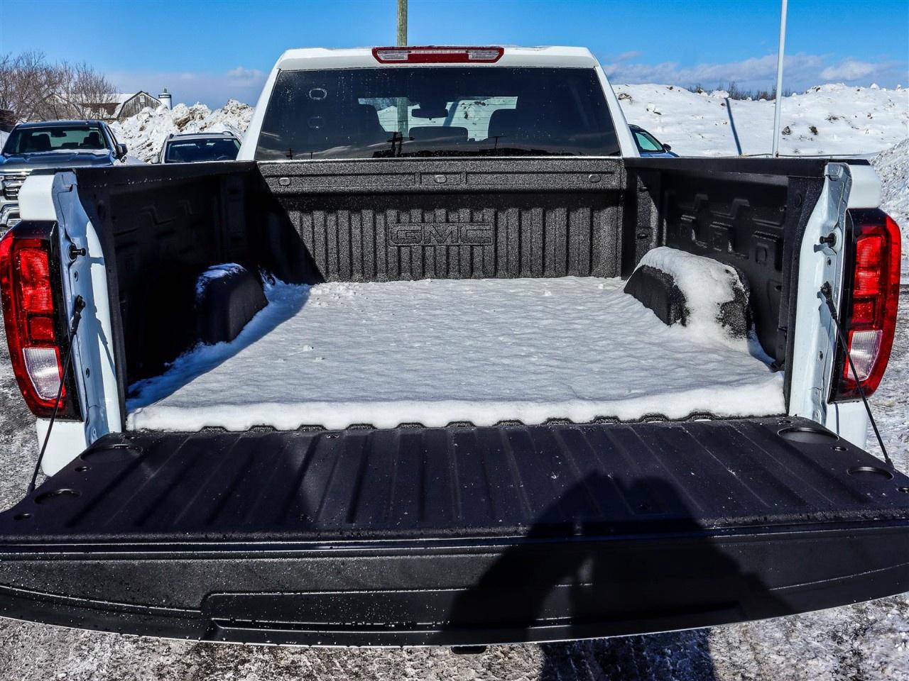 2026 GMC Sierra 1500 Crew Cab Standard Box 4-Wheel Drive SLE Photo