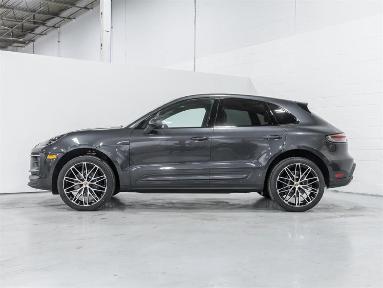 2026 Porsche Macan  Photo3
