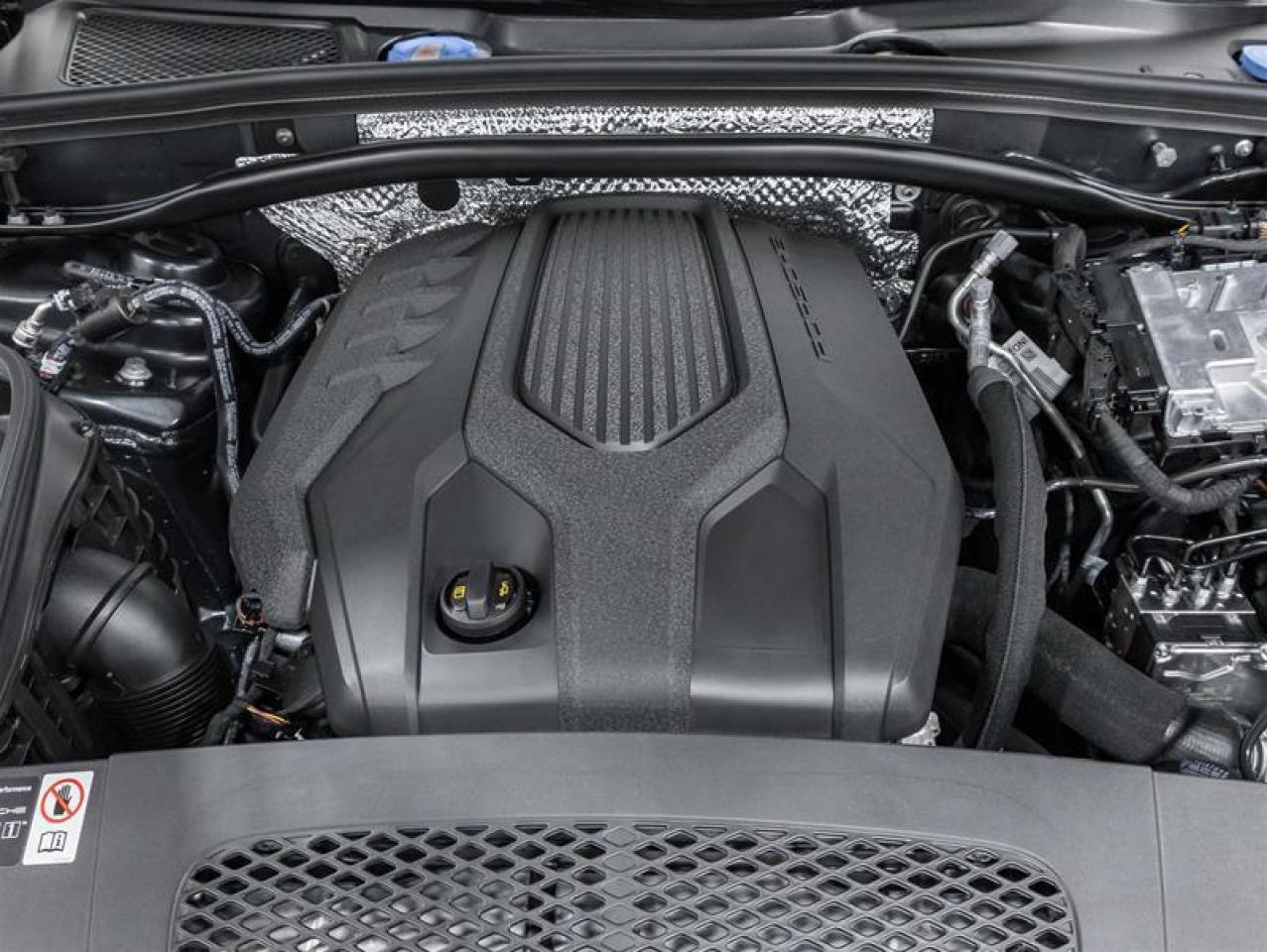 2026 Porsche Macan  Photo2